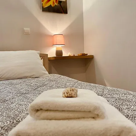 Next To The Sea!! Villa Myrties