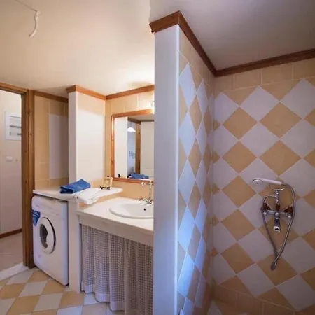 Villa Next To The Sea!! Myrties