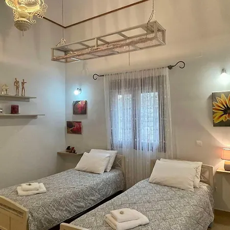 Next To The Sea!! Villa Myrties