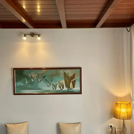 Next To The Sea!! Villa Myrties