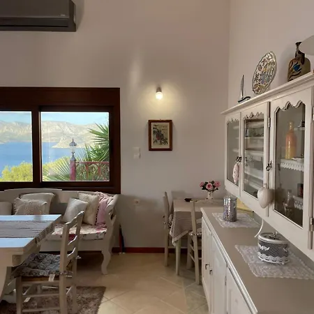 Next To The Sea!! Villa Myrties