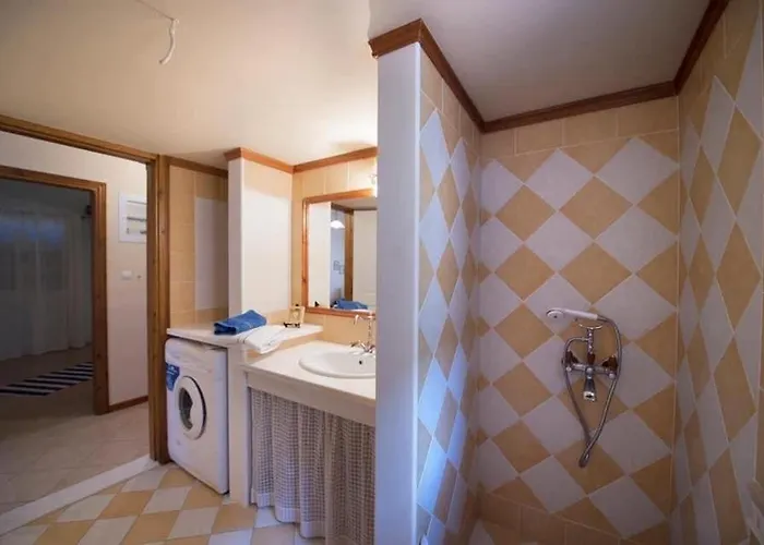 فيلة Next To The Sea!! Myrties